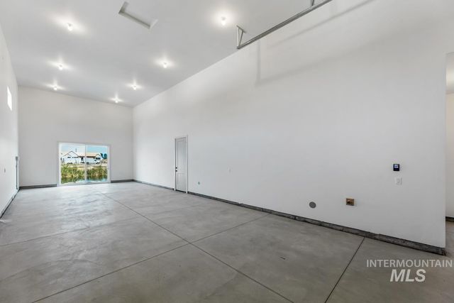 545 Midpoint Ave, Middleton, ID 83644
