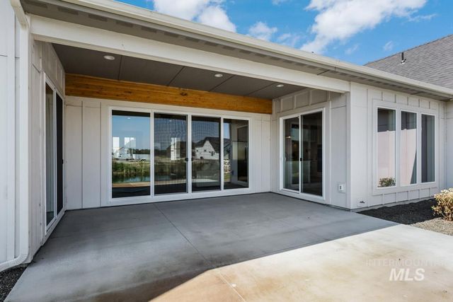 545 Midpoint Ave, Middleton, ID 83644