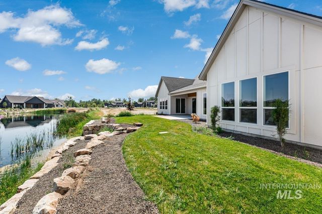 545 Midpoint Ave, Middleton, ID 83644