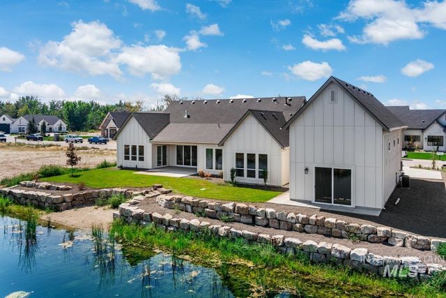545 Midpoint Ave, Middleton, ID 83644