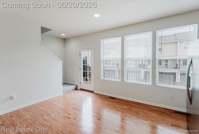 27848 Hopkins Drive, Novi, MI 48377