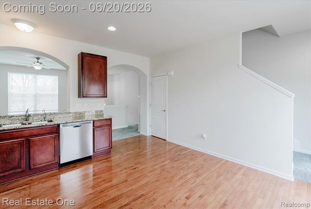 27848 Hopkins Drive, Novi, MI 48377