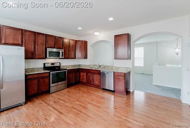 27848 Hopkins Drive, Novi, MI 48377