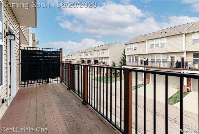 27848 Hopkins Drive, Novi, MI 48377
