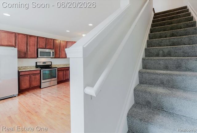 27848 Hopkins Drive, Novi, MI 48377