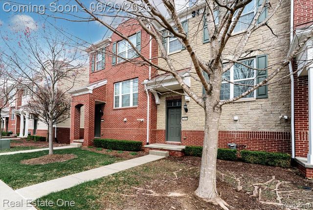 27848 Hopkins Drive, Novi, MI 48377