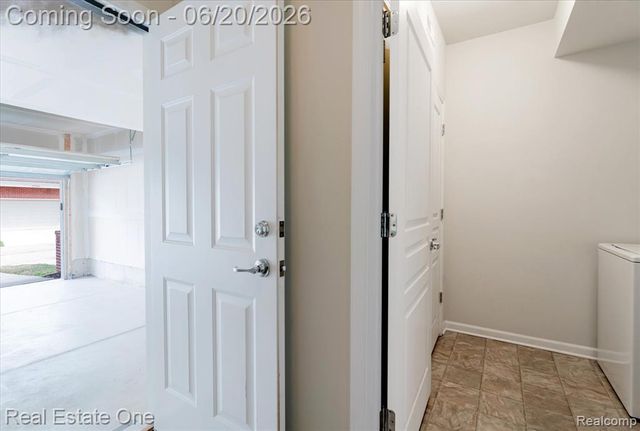 27848 Hopkins Drive, Novi, MI 48377