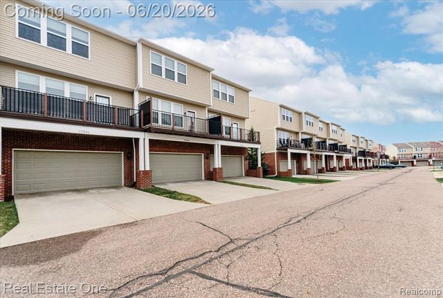 27848 Hopkins Drive, Novi, MI 48377