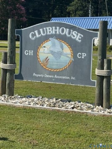 1003 S Glebe Rd, Montross, VA 22520