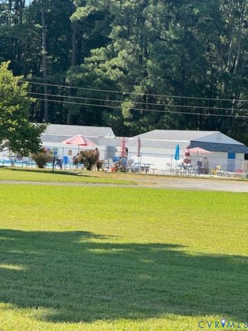 1003 S Glebe Rd, Montross, VA 22520