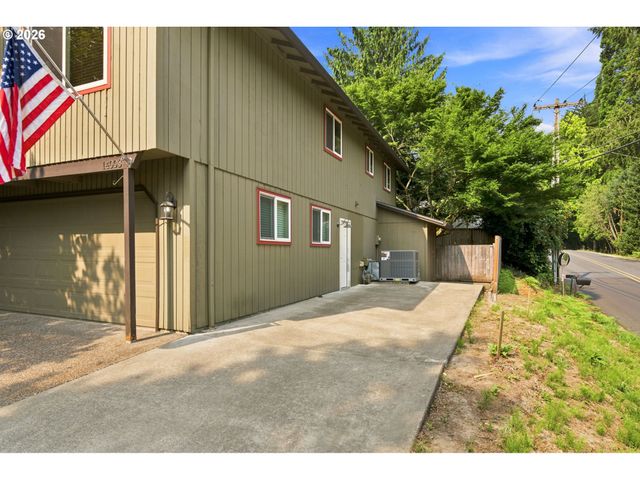 14003 Se BREKKE Ct, Milwaukie, OR 97222