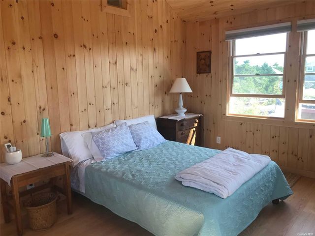 833 Evergreen Walk, Ocean Beach, NY 11770