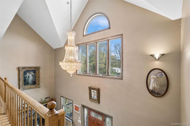 106 S Country Road, Westhampton Beach, NY 11978