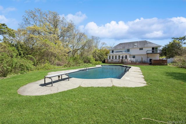 106 S Country Road, Westhampton Beach, NY 11978