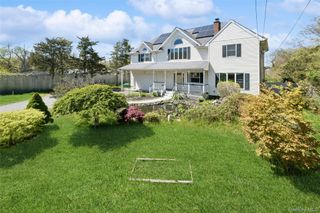 106 S Country Road, Westhampton Beach, NY 11978