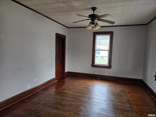 605 E CHESTNUT Street, Canton, IL 61520