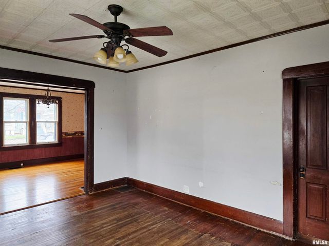 605 E CHESTNUT Street, Canton, IL 61520