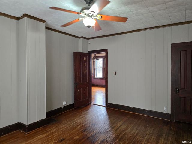 605 E CHESTNUT Street, Canton, IL 61520