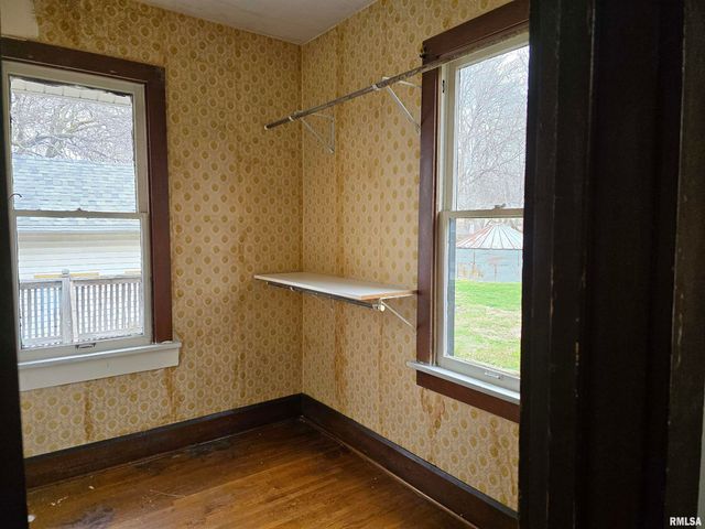 605 E CHESTNUT Street, Canton, IL 61520