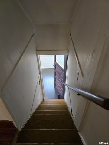 605 E CHESTNUT Street, Canton, IL 61520