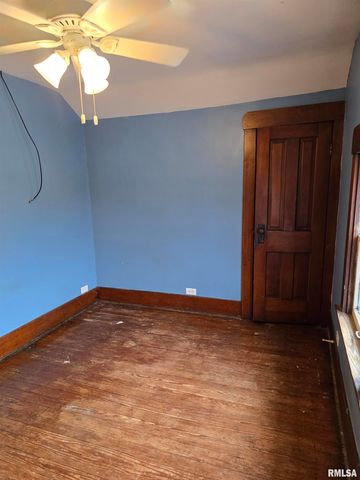 605 E CHESTNUT Street, Canton, IL 61520