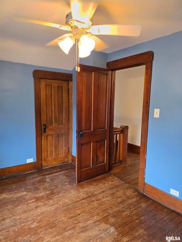 605 E CHESTNUT Street, Canton, IL 61520