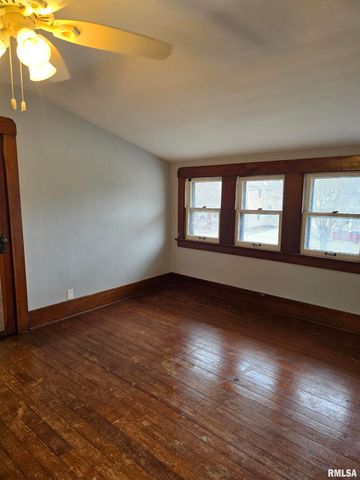 605 E CHESTNUT Street, Canton, IL 61520