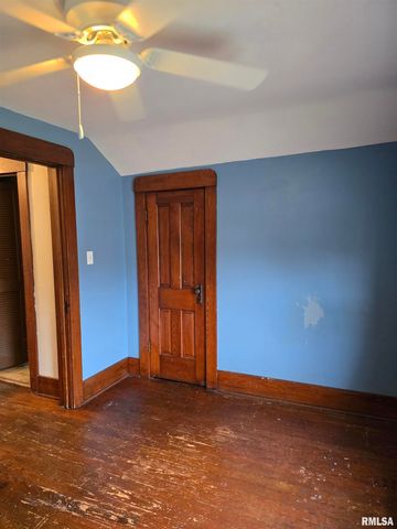 605 E CHESTNUT Street, Canton, IL 61520