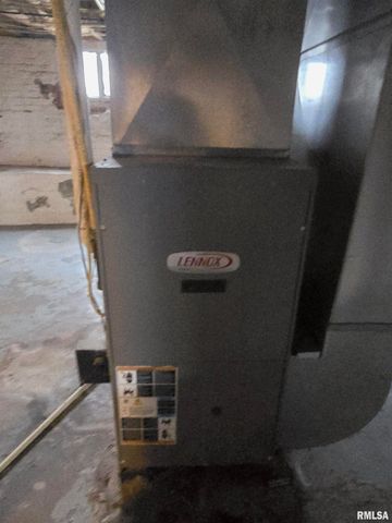 605 E CHESTNUT Street, Canton, IL 61520