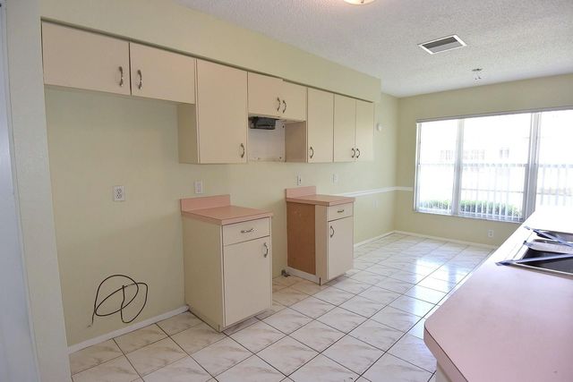 9027 WARWICK LANE, New Port Richey, FL 34655