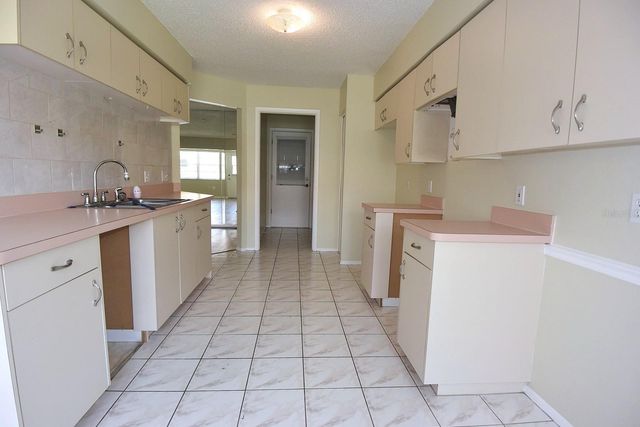 9027 WARWICK LANE, New Port Richey, FL 34655