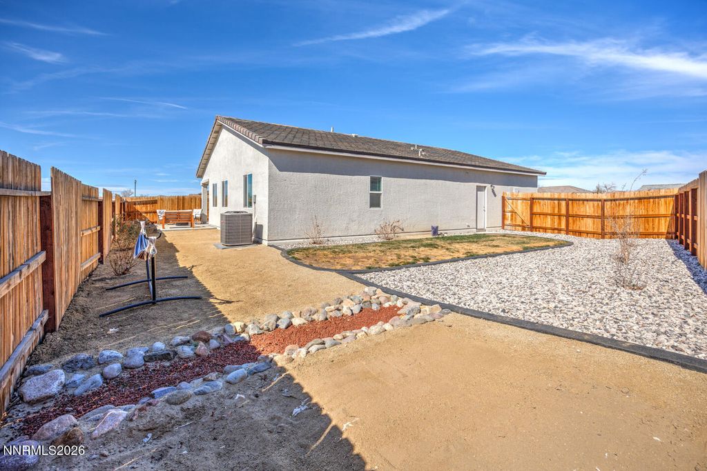 Image 20 of property listing at 1049 Tamarack Court, Fallon, NV 89406