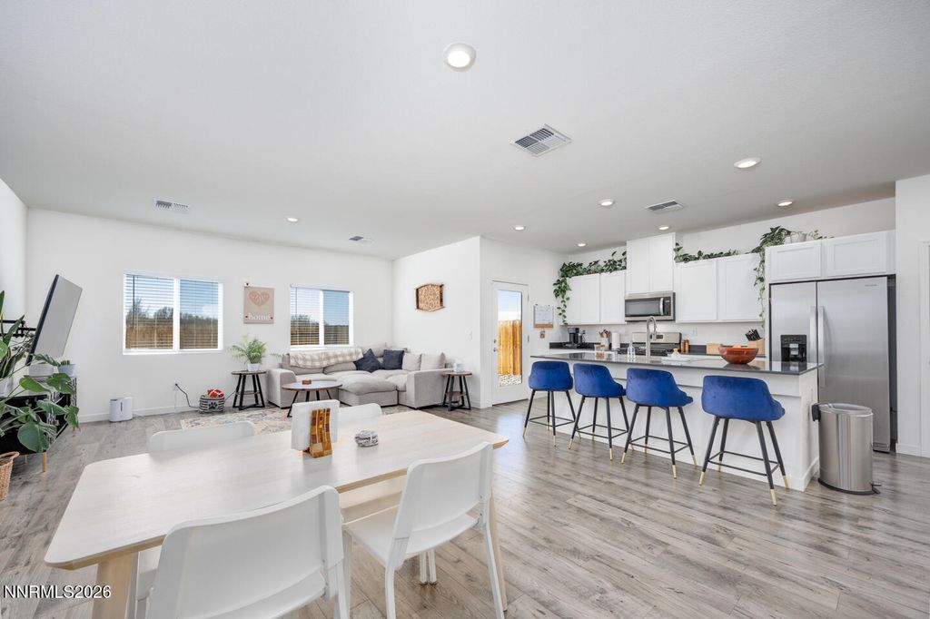 Image 4 of property listing at 1049 Tamarack Court, Fallon, NV 89406