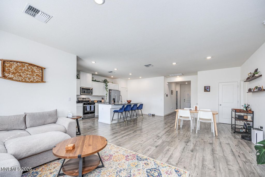 Image 6 of property listing at 1049 Tamarack Court, Fallon, NV 89406