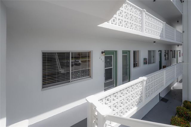 8055 112TH STREET 205, Seminole, FL 33772
