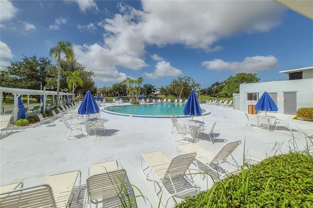 8055 112TH STREET 205, Seminole, FL 33772