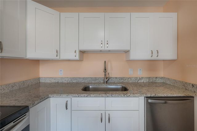 8055 112TH STREET 205, Seminole, FL 33772
