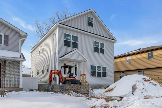 25 Fiat Avenue, Iselin, NJ 08830