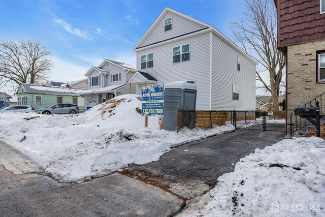 25 Fiat Avenue, Iselin, NJ 08830