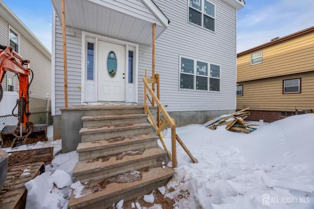 25 Fiat Avenue, Iselin, NJ 08830