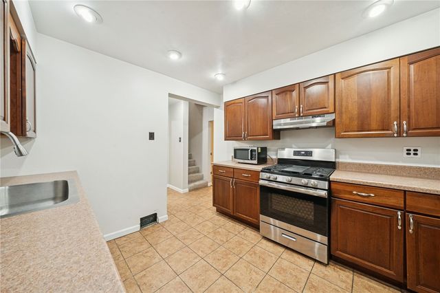 1423 Orangewood Ave, Beechview, PA 15216