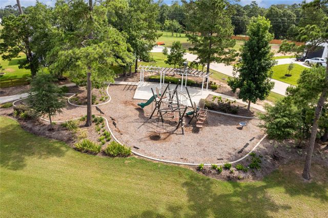 534 Black Bronco Road, Magnolia, TX 77354
