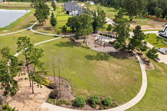 534 Black Bronco Road, Magnolia, TX 77354