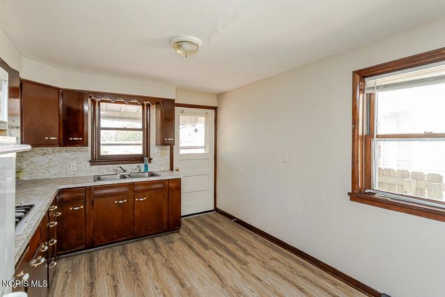 648 Woodsdale Avenue, Toledo, OH 43609