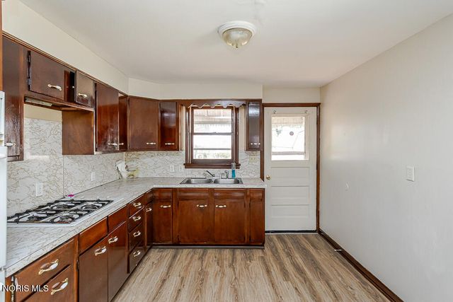 648 Woodsdale Avenue, Toledo, OH 43609