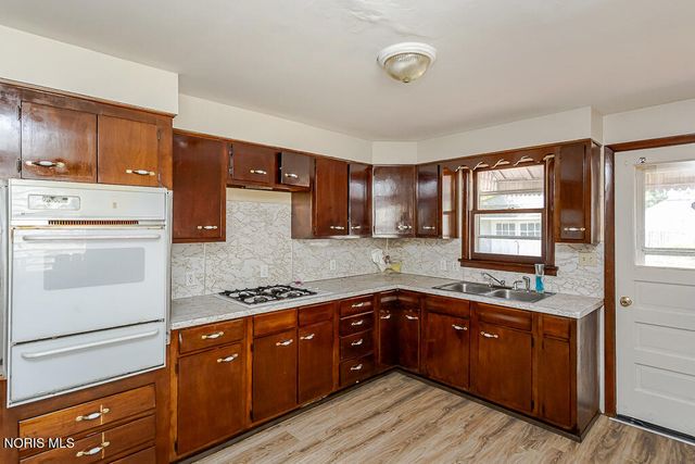 648 Woodsdale Avenue, Toledo, OH 43609