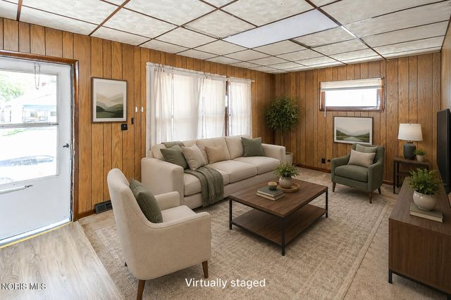 648 Woodsdale Avenue, Toledo, OH 43609