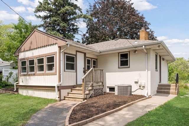 1800 37th Avenue NE, Minneapolis, MN 55421