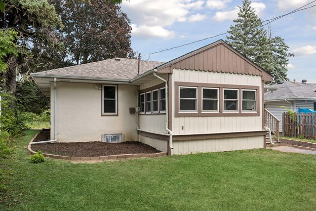 1800 37th Avenue NE, Minneapolis, MN 55421