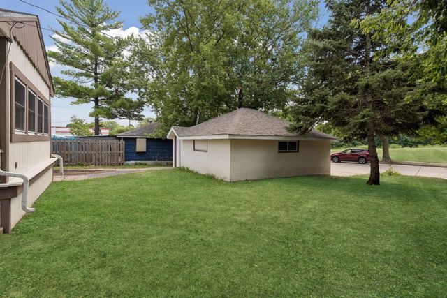 1800 37th Avenue NE, Minneapolis, MN 55421